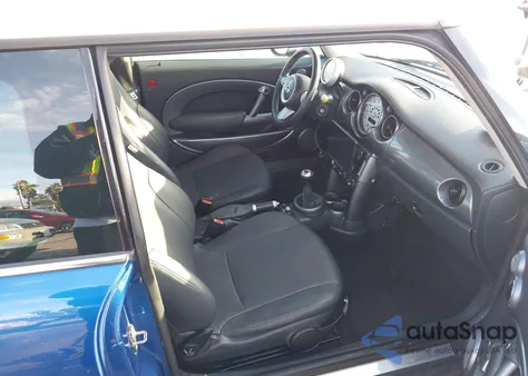 2006 Mini Cooper from USA, damaged, VIN WMWRC33596TK73319